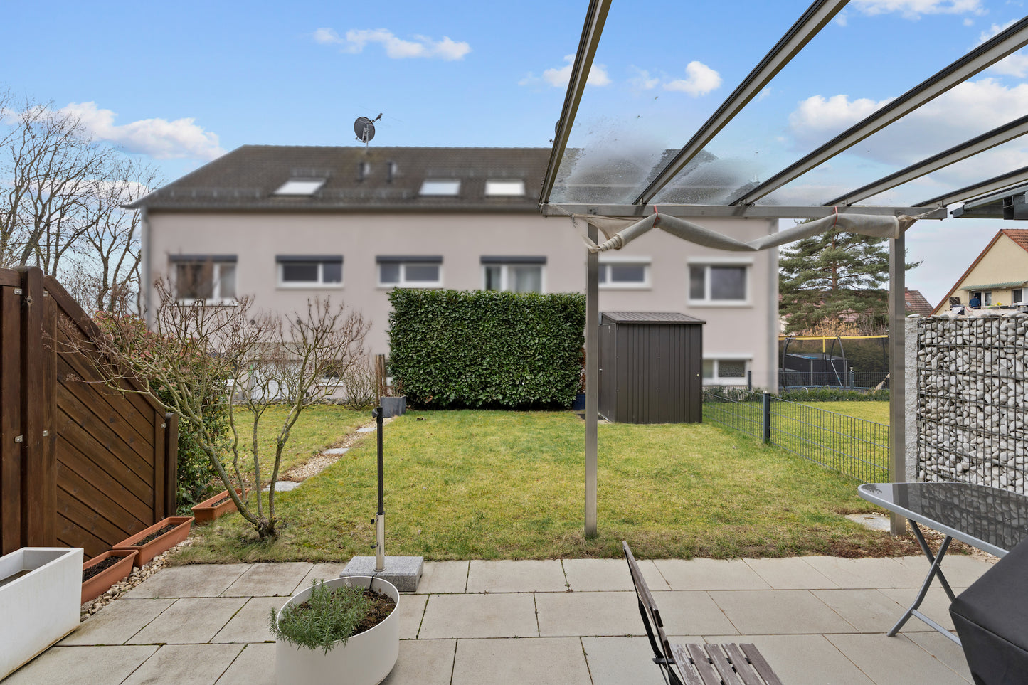 Modern terraced house with garden in Stuttgart-Stammheim